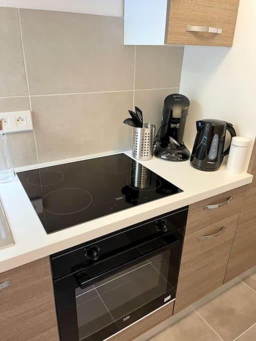 Rm-0 - Appartement F2 Au Rdc A Mulhouse Pour 1-2 Pers Extérieur photo
